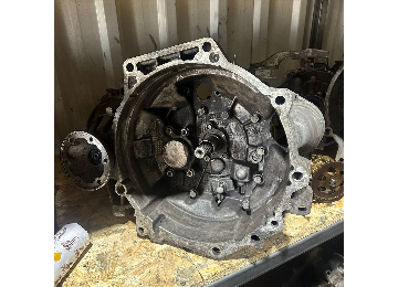 Golf 1.6TDİ CAY 6 ileri star stoplu şanzuman